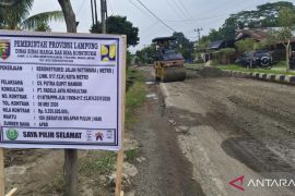 Pemprov Lampung mulai perbaiki Jalan Pattimura di Kota Metro