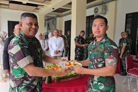 Danrem apresiasi prajurit TNI yang tetap bantu warga meski jadi korban bencana