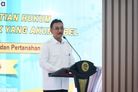 Bangun motivasi jajaran, Sekjen Kementerian ATR/BPN beri penghargaan kepada Satker pengelola kearsipan terbaik