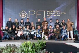 Empat pewarta foto ANTARA raih APFI 2026