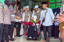 330 jamaah calon haji HST dilepas menuju Asrama Haji Embarkasi Banjarmasin