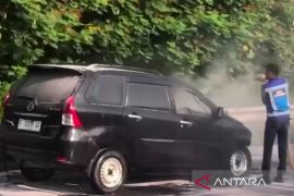 Mobil terbakar di Tol Jagorawi diduga akibat korsleting listrik