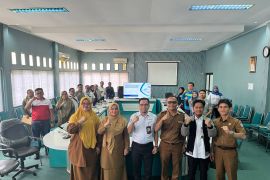 Pemkab Pasaman Barat gandeng badan usaha bantu warga miskin percepat UHC
