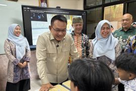 KSP tinjau revitalisasi sekolah di Jakpus, pastikan berjalan baik