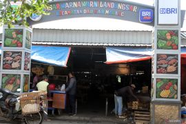 Pasar BUMDes Landungsari hasilkan PADes Miliaran