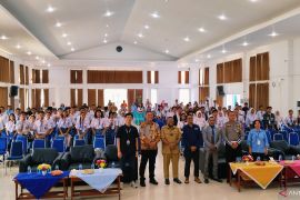 Wagub Nausrau: Bahasa Inggris kunci pengembangan pariwisata