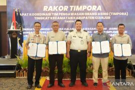 Ditjen Imigrasi Jabar tempatkan empat petugas PIMPASA hingga desa