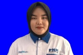 Riska Dayanti, Staf Terbaik PT PNM Kabanjahe terima hadiah umroh gratis