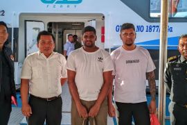 Imigrasi Tanjungpinang deportasi dua WN Malaysia eks narapidana narkotika