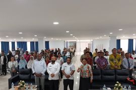Pemkab Jayawijaya sosialisasi retribusi sampah rumah tangga ke warga setempat