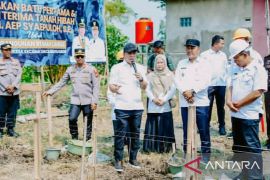 Pemkab Karawang bangun 8 rumah layak huni untuk lansia