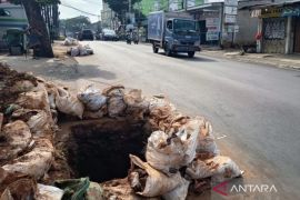 Jaktim tindak tegas aktivitas galian tak berizin yang rusak tata kota
