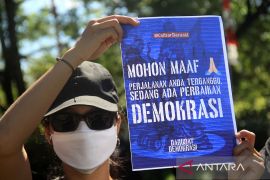 Mengubur feodalisme lewat sikap mendengar dan mempertimbangkan