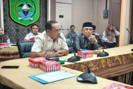 DPRD Tanah Bumbu soroti layanan PT AM Bersujud