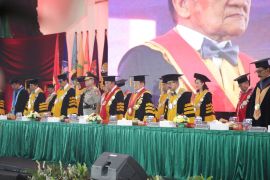 Ubhara Jaya Kampus II Bekasi mewisuda 464 sarjana hingga doktor