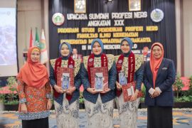 UMS kukuhkan 44 ners baru, Rektor: lulusan siap bersaing global