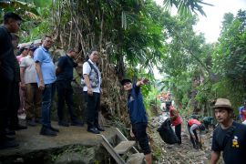 Pemkot Semarang terapkan bayar retribusi sampah non tunai