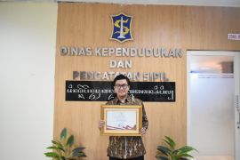 RS Pura Raharja terima penghargaan dari Wali Kota Surabaya