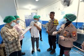 Kapolres Bekasi tinjau proses distribusi bahan baku pemasok MBG
