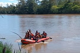 Polres Jayawijaya intensif cari korban putusnya jembatan gantung Sungai Wouma