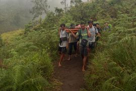 TNGR evakuasi seorang pendaki meninggal di Gunung Rinjani