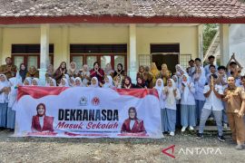 Dekranasda Aceh Barat edukasi siswa kembangkan UMKM lokal eceng gondok