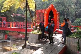 SAR cari pria yang hanyut di Sungai Cikapundung Bandung