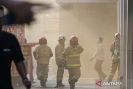 Ruang farmasi Pusat Pelayanan Jantung Terpadu RSUD Dr Soetomo Surabaya terbakar
