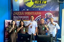 Kejari Barut dan Bagian Hukum Setda sosialisasikan bahaya jerat UU ITE