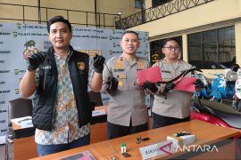 Pekerja toko perhiasan di Tamansari tergabung komplotan jambret kalung