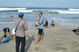 Satpolairud gencarkan patroli pantai antisipasi kecelakaan laut di Garut