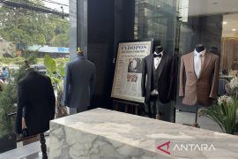 Menjaga warisan bespoke tailoring di tengah arus " fast fashion "