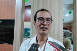 Sebanyak 50 perajin dilatih produksi sepatu motif batik khas Mataram