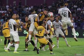 Paceklik gelar Ronaldo lanjut setelah Al-Nassr ditaklukkan Osaka 0-1