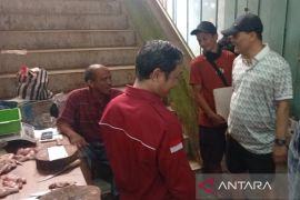 Gubernur Jateng: Harga kebutuhan pokok masyarakat tetap terkendali jelang Idul Adha