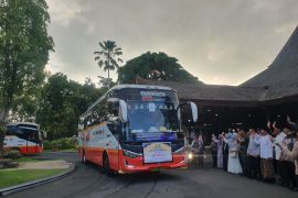 Sebanyak 1.175 calon haji Tulungagung diberangkatkan ke Asrama Haji Surabaya