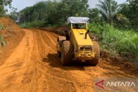 TMMD Sanggau percepat pembangunan jalan Desa Tanak