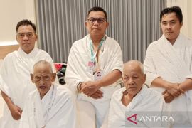 Embarkasi Banjarmasin berangkatkan calon haji tertua usia 102 tahun