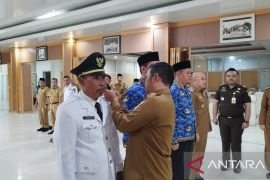 Bupati Bangka Selatan lantik dua Sekdin dan Camat Airgegas
