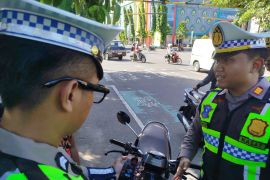 Di Ponorogo, Polisi gunakan kaca mata pintar untuk tilang elektronik