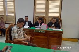 Jaksa dakwa tiga terdakwa korupsi pengadaan smartboard di Disdik Langkat rugikan negara Rp29,58 miliar