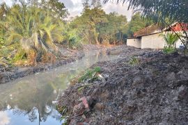 DLHP Ambon berhasil angkut 70 ton sampah dari Sungai Waiheru cegah bencana hidrometeorologi