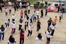 Bupati Kubu Raya kampanyekan wisata lewat berkemah dan olahraga