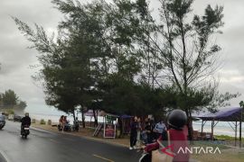 Pemkot Bengkulu bangun 100 gazebo di Pantai Panjang