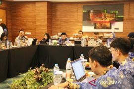 Kemenkum Kalsel serahkan hasil harmonisasi dua Ranperda Tala tingkatkan kualitas regulasi daerah