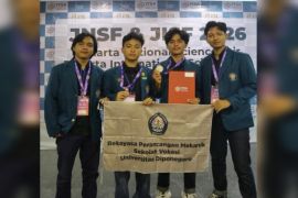 Mahasiswa Rekayasa Perancangan Mekanik Sekolah Vokasi Undip raih juara di JISF