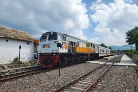 KAI Daop 2 Bandung tuntut sopir truk penyebab kereta Panoramic Papandayan rusak