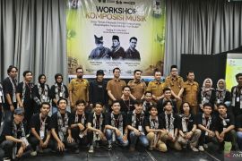 Peserta lokakarya komposisi musik diingatkan berhati-hati menggunakan AI dalam berkarya