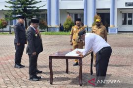 Bupati Hermus sebut pengangkatan 546 CPNS-PPPK perkuat layanan publik