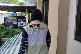 Penyidik KPK geledah Kantor Dinas Kesehatan Ponorogo